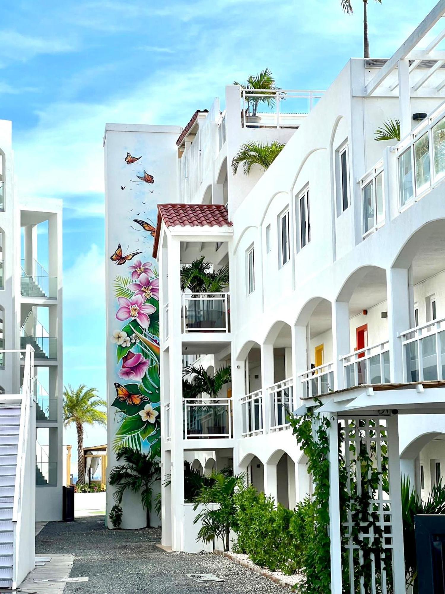 Maho Beach House - Petite Studio - Beach Access Екстер'єр фото